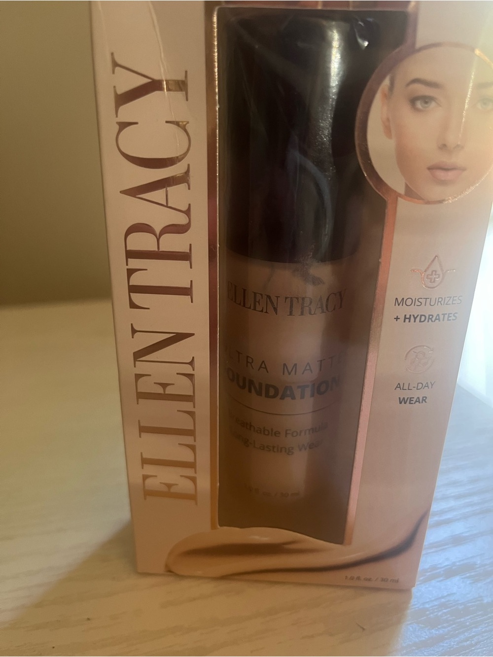 Ellen Tracy Ultra Matte Foundation - Light Beige
